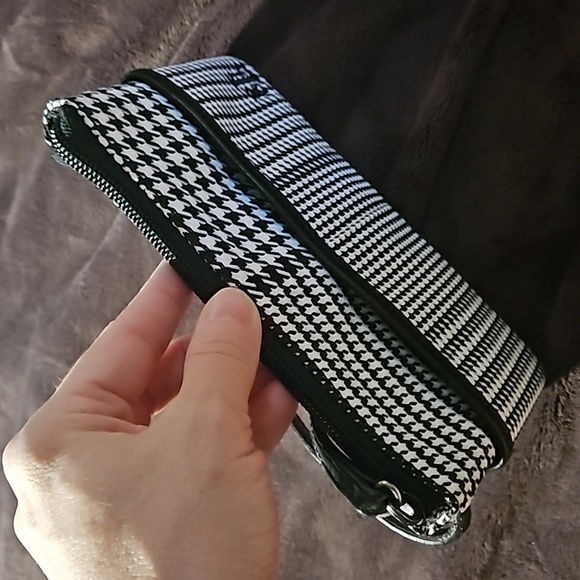 Ralph Lauren Wristlet - Picture 4 of 10